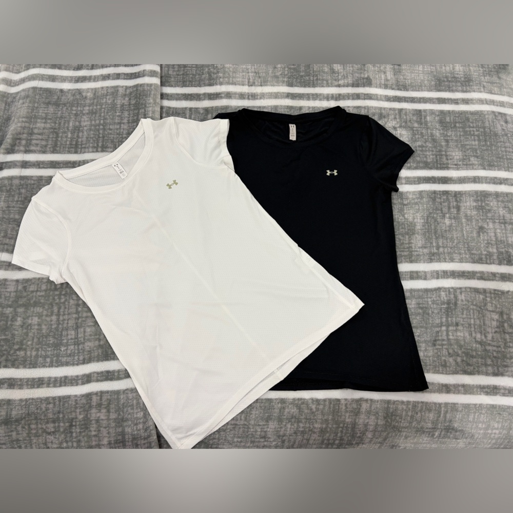 Under Armour Heatgear 2 Tops - Size Medium White and Black